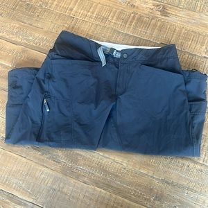 Mountain hard wear capri pants. Size 10, like new.